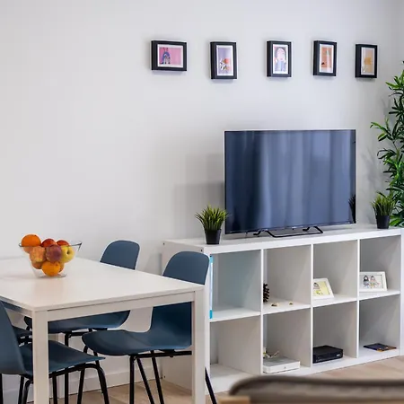 - By Smarthomes 公寓