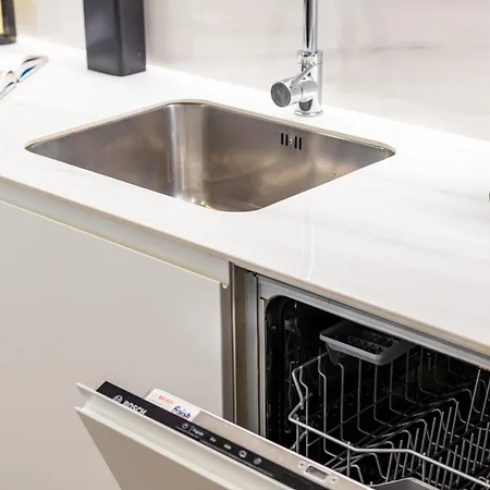 - By Smarthomes 公寓